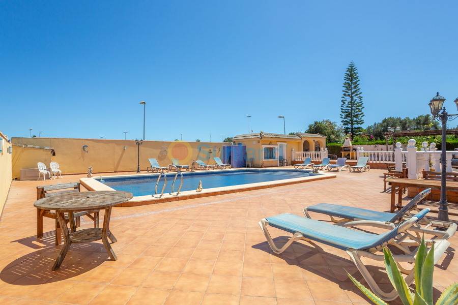 Segunda mano - Chalet - Torrevieja - Los Balcones