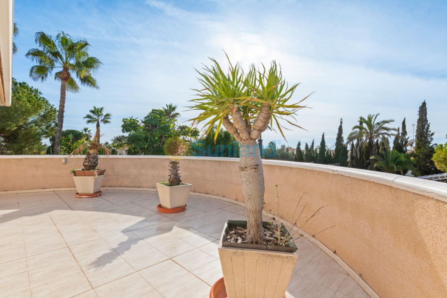 Вторичка - Bилла - Ciudad Quesada - Doña Pepa