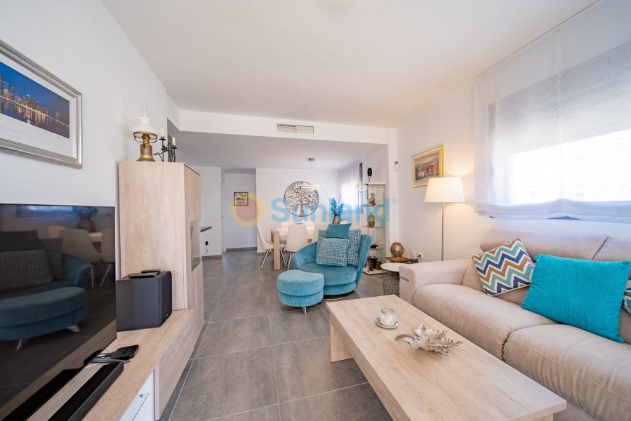 Resale - Apartamento - Orihuela Costa - Villamartin