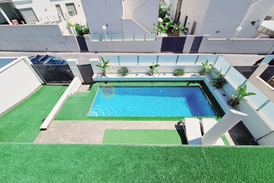 Använda fastigheter - Villa - Orihuela Costa - Villamartin