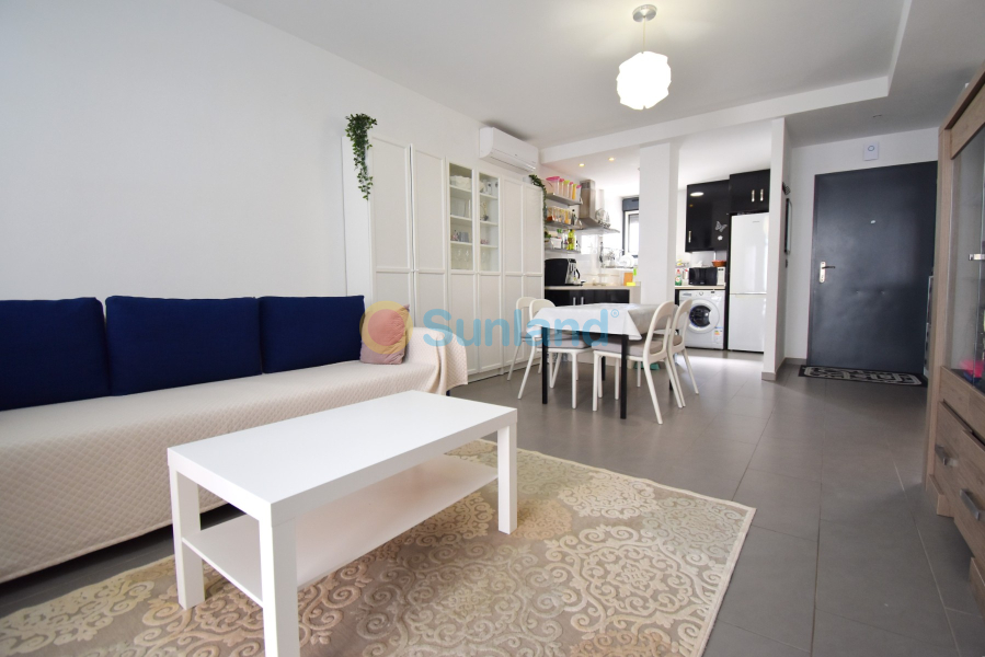 Resale - Apartment - Orihuela Costa - La Zenia