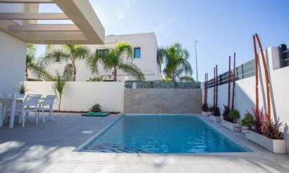 Nueva construcción  - Chalet - Los Montesinos - La Herrada