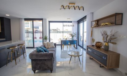 Nueva construcción  - Chalet - Los Montesinos - La Herrada