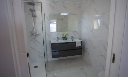 Nueva construcción  - Chalet - Los Montesinos - La Herrada