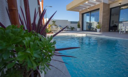 Nueva construcción  - Chalet - Los Montesinos - La Herrada