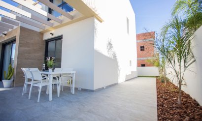 Nueva construcción  - Chalet - Los Montesinos - La Herrada