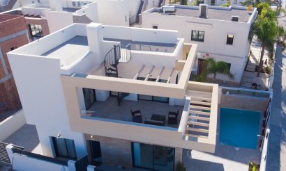 Nueva construcción  - Chalet - Los Montesinos - La Herrada