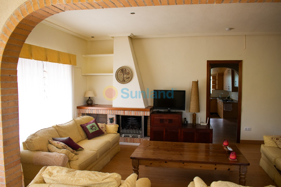 Använda fastigheter - Villa - Orihuela Costa - MUY CERCA DE LA PLAYA