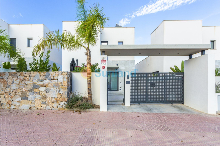 Resale - Villa - Ciudad Quesada