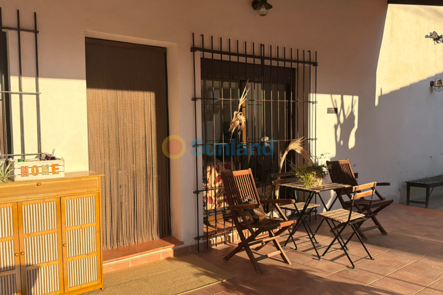 Resale - Villa - Dolores - 