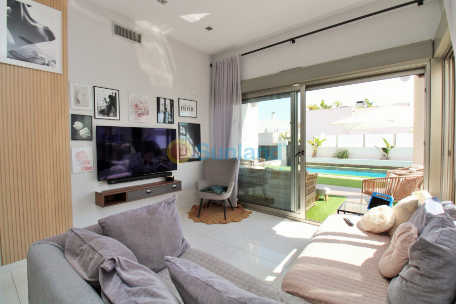 Använda fastigheter - Villa - Villamartin