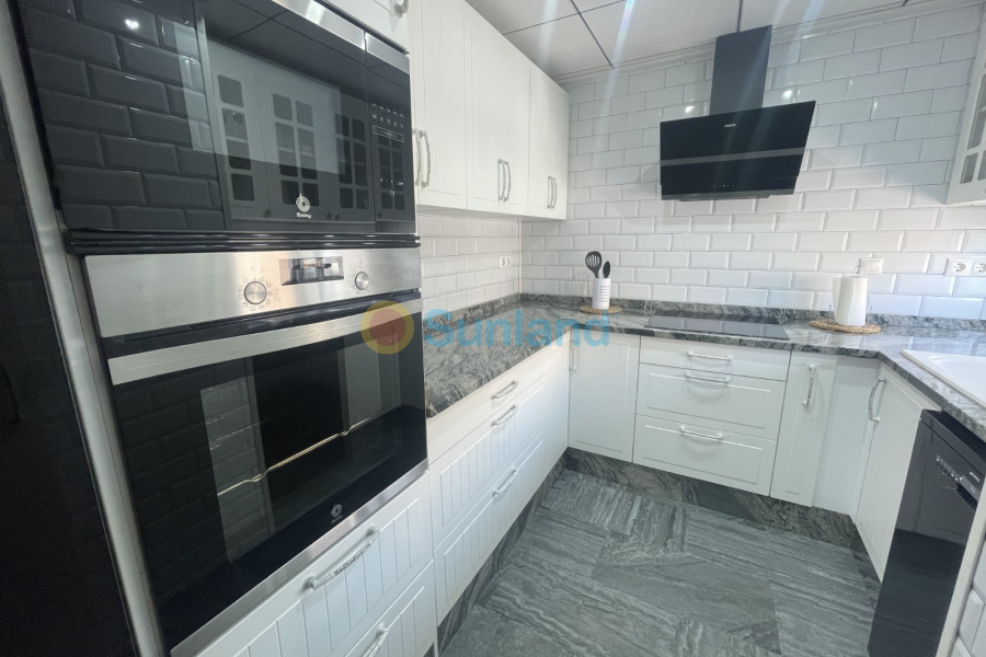 Resale - Apartment - Guardamar del Segura - Puerto Deportivo