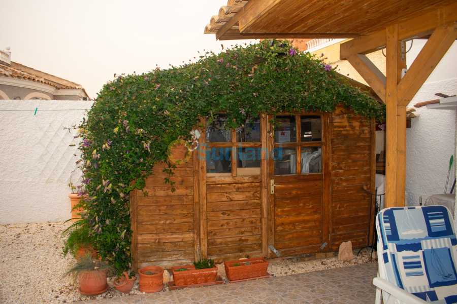 Segunda mano - Chalet - Torrevieja