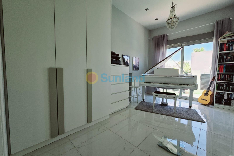 Använda fastigheter - Villa - Orihuela Costa - Villamartin