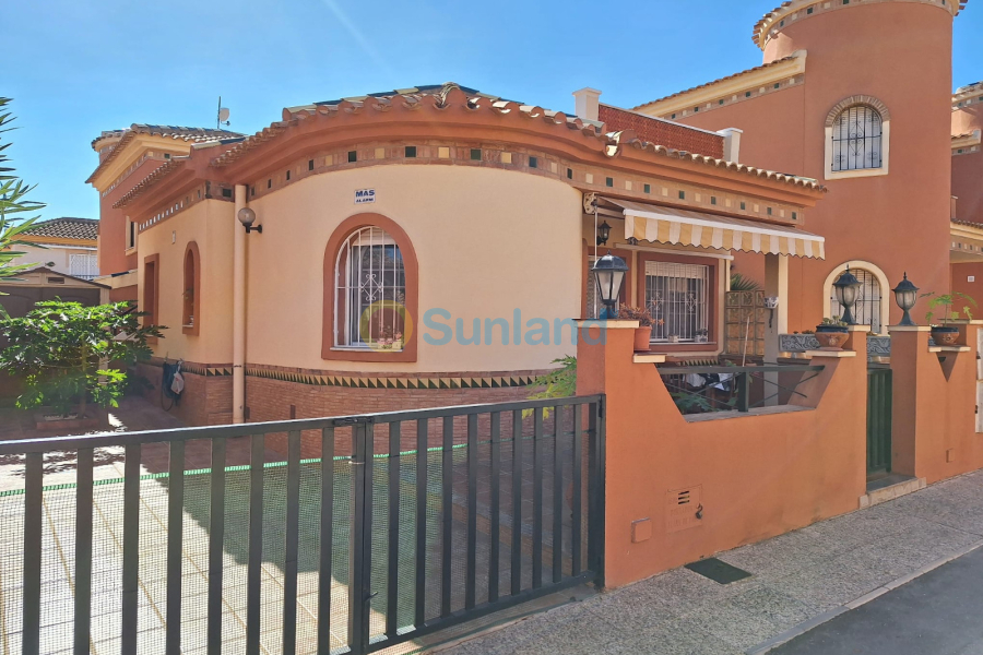 Segunda mano - Chalet - Playa Flamenca - Villas San Luis