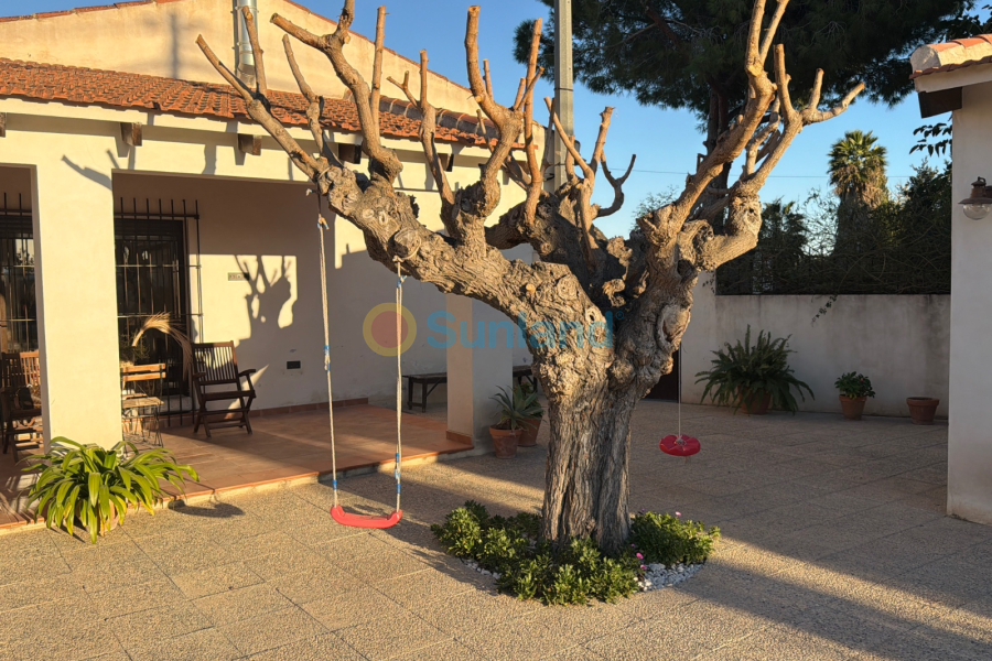 Resale - Villa - Dolores - 