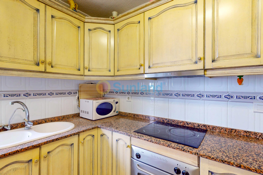 Resale - Apartamento - Torrevieja - Acequion