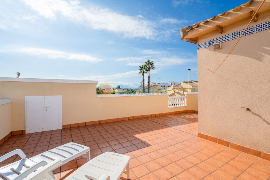 Resale - Villa - Orihuela Costa - Los Dolses