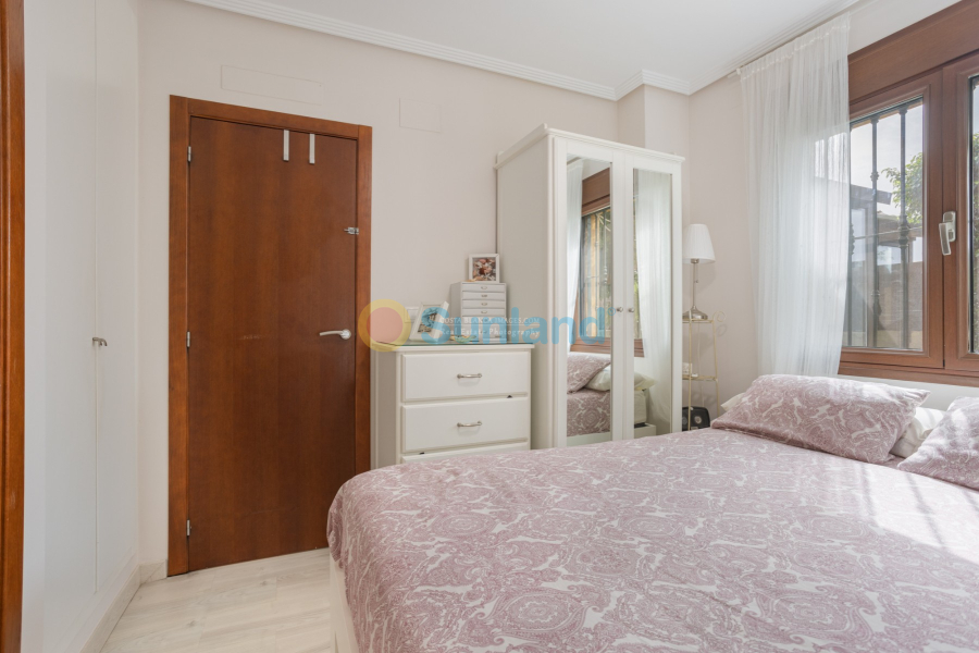 Segunda mano - Semi - Detached Villa - Los Montesinos - La Herrada