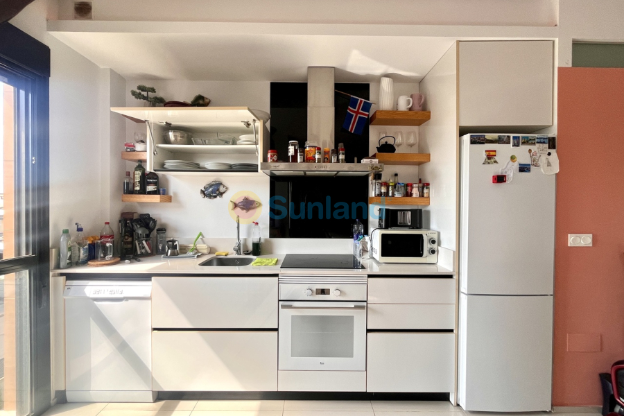 Resale - P - Los Dolses