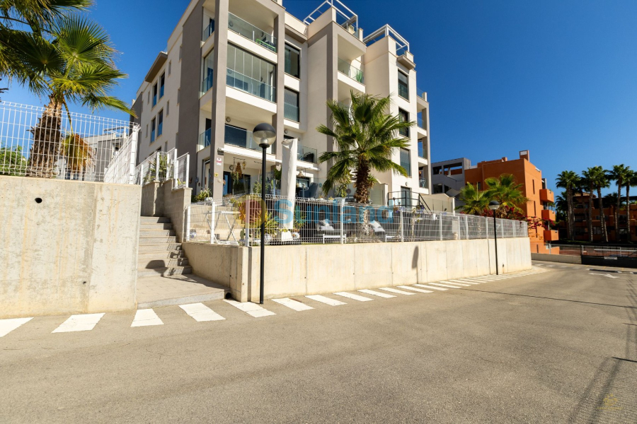 Resale - Apartment - Orihuela Costa - Villamartin