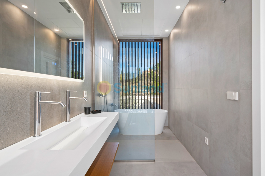 Använda fastigheter - Villa - Finestrat