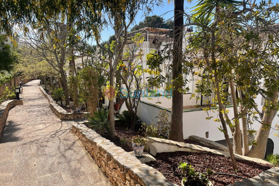 Resale - Villa - Orihuela Costa - Los Dolses