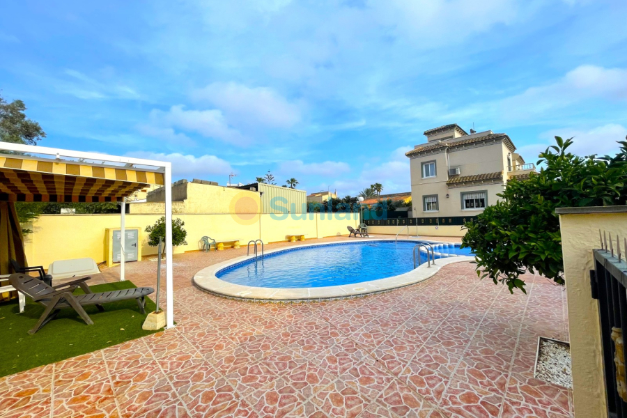 Resale - Villa - La Marina - 