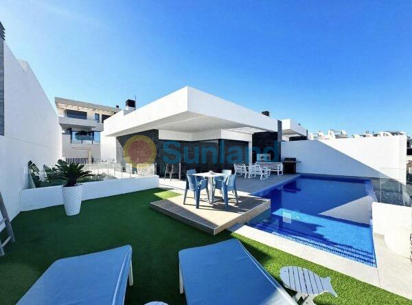 Resale - Villa - Ciudad Quesada - Altos del golf i