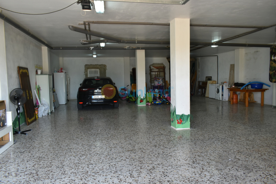 Brukte eiendommer - h - Algorfa