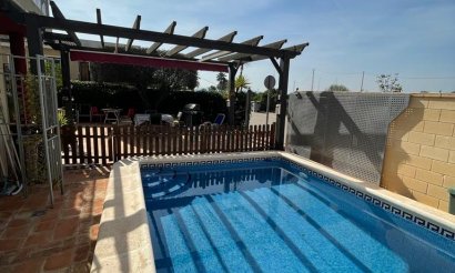 Resale - Villa - Daya Nueva