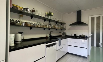 Resale - Villa - Daya Nueva