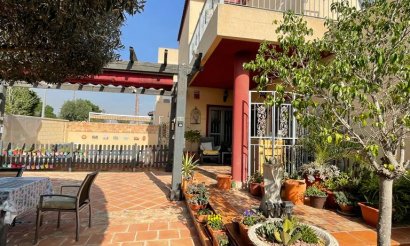 Resale - Villa - Daya Nueva