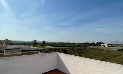 Resale - Villa - Daya Nueva