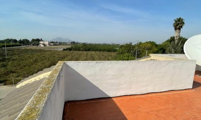 Resale - Villa - Daya Nueva