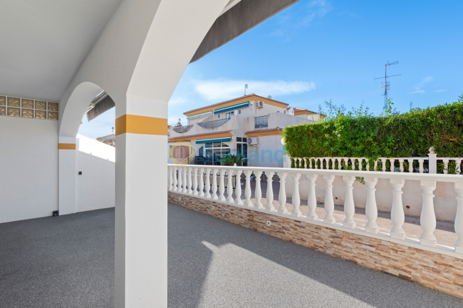 Resale - Villa - Orihuela Costa - 