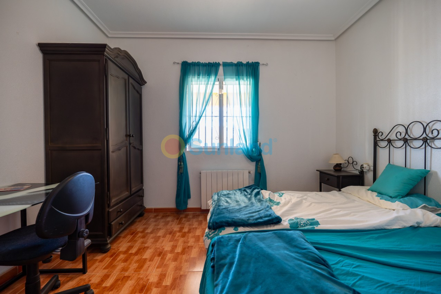 Resale - Villa - Cañada Del Trigo