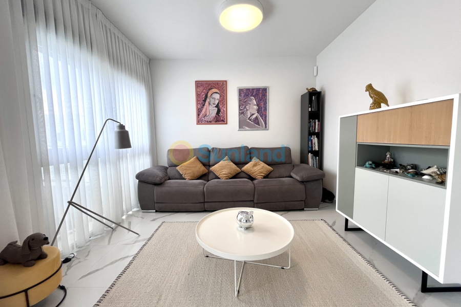 Resale - A - San Miguel De Salinas