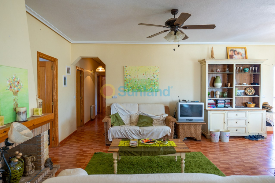 Resale - Villa - Cañada Del Trigo