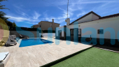 Resale - Villa - Torrevieja - 