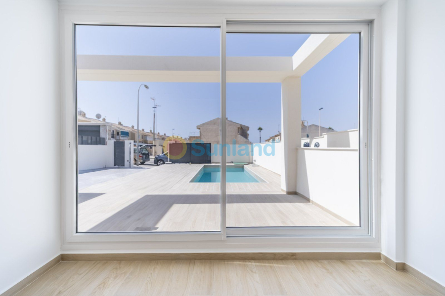 Resale - Villa - Torrevieja - Aguas Nuevas