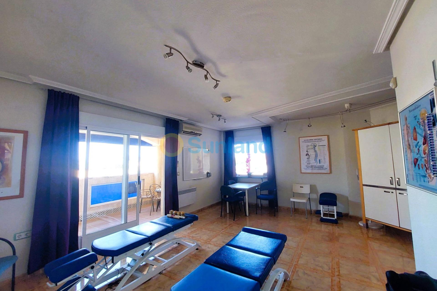 Resale - Apartment - Orihuela Costa - La Zenia