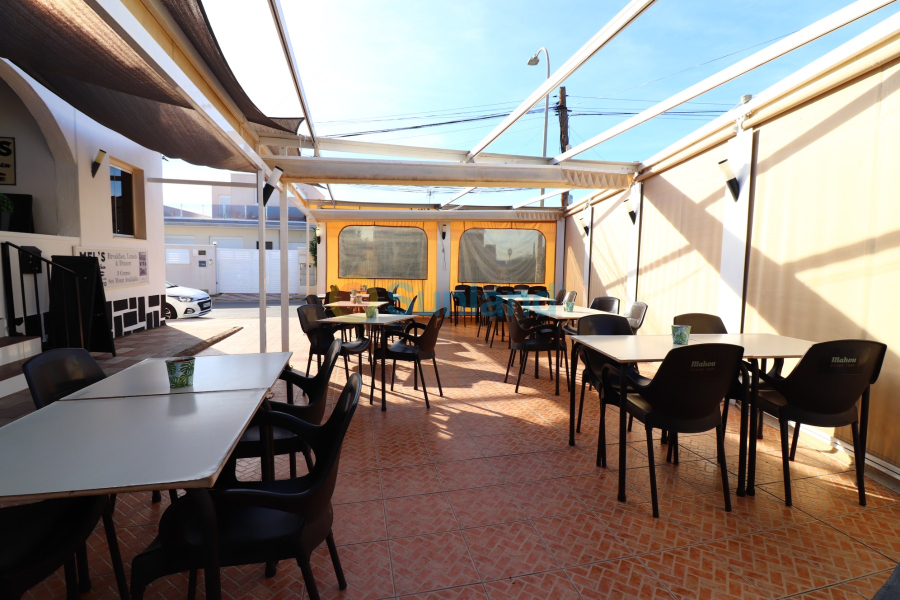 Resale - Commercial - La Marina - 