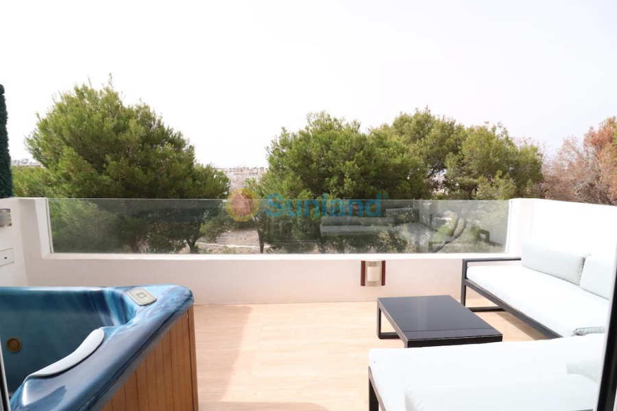 Resale - Villa - Orihuela Costa - Montezenia