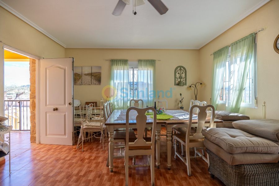 Resale - Villa - Cañada Del Trigo