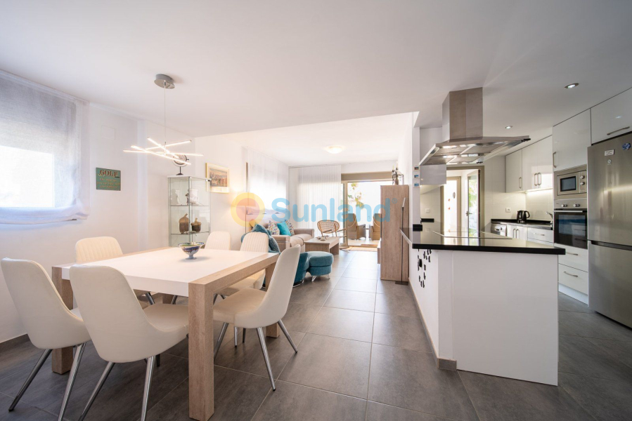 Resale - Apartamento - Orihuela Costa - Villamartin