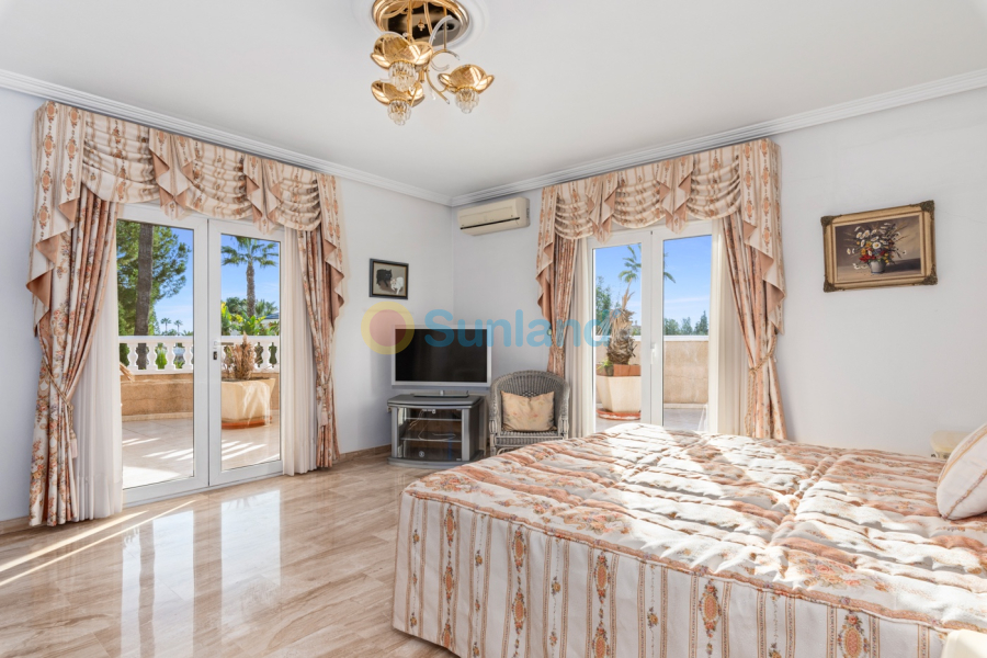 Вторичка - Bилла - Ciudad Quesada - Doña Pepa