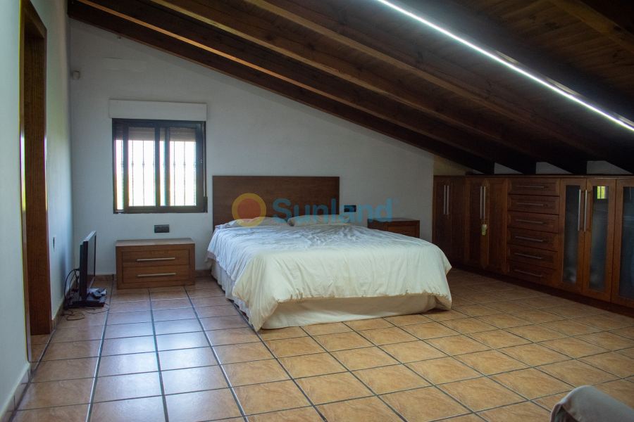 Resale - Villa - Dolores - 