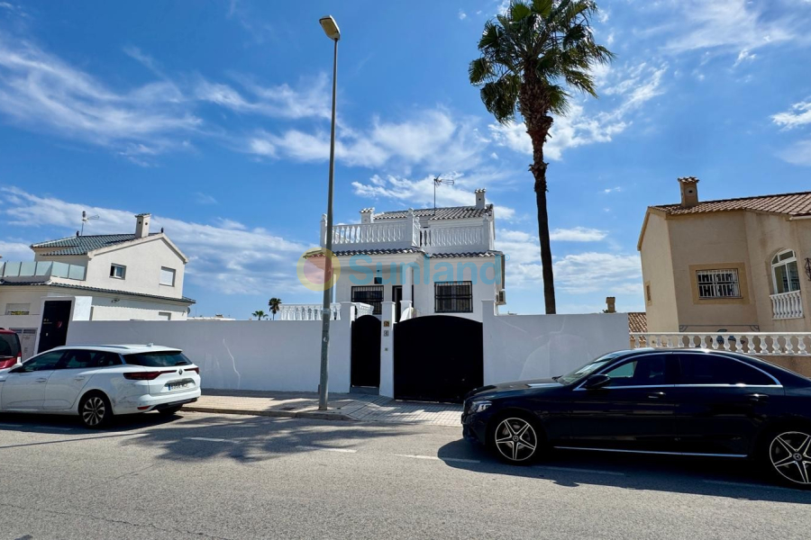 Segunda mano - Chalet - Torrevieja - Los Altos*