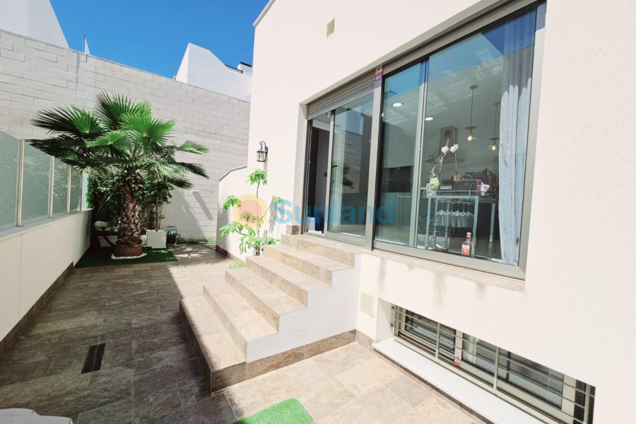 Använda fastigheter - Villa - Orihuela Costa - Villamartin